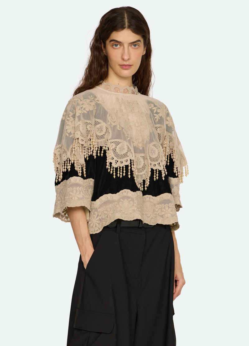 black-lisetta top-three quarter view - 5