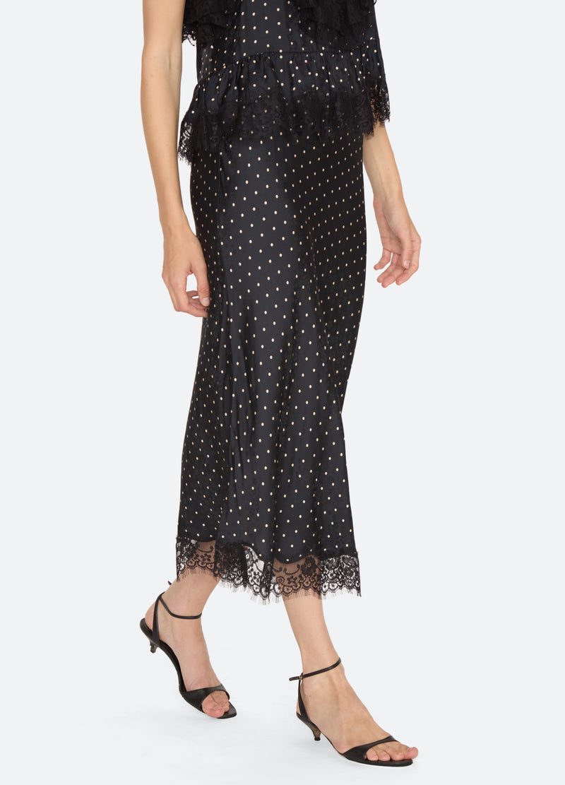 black-jeanne skirt-walking view - 7