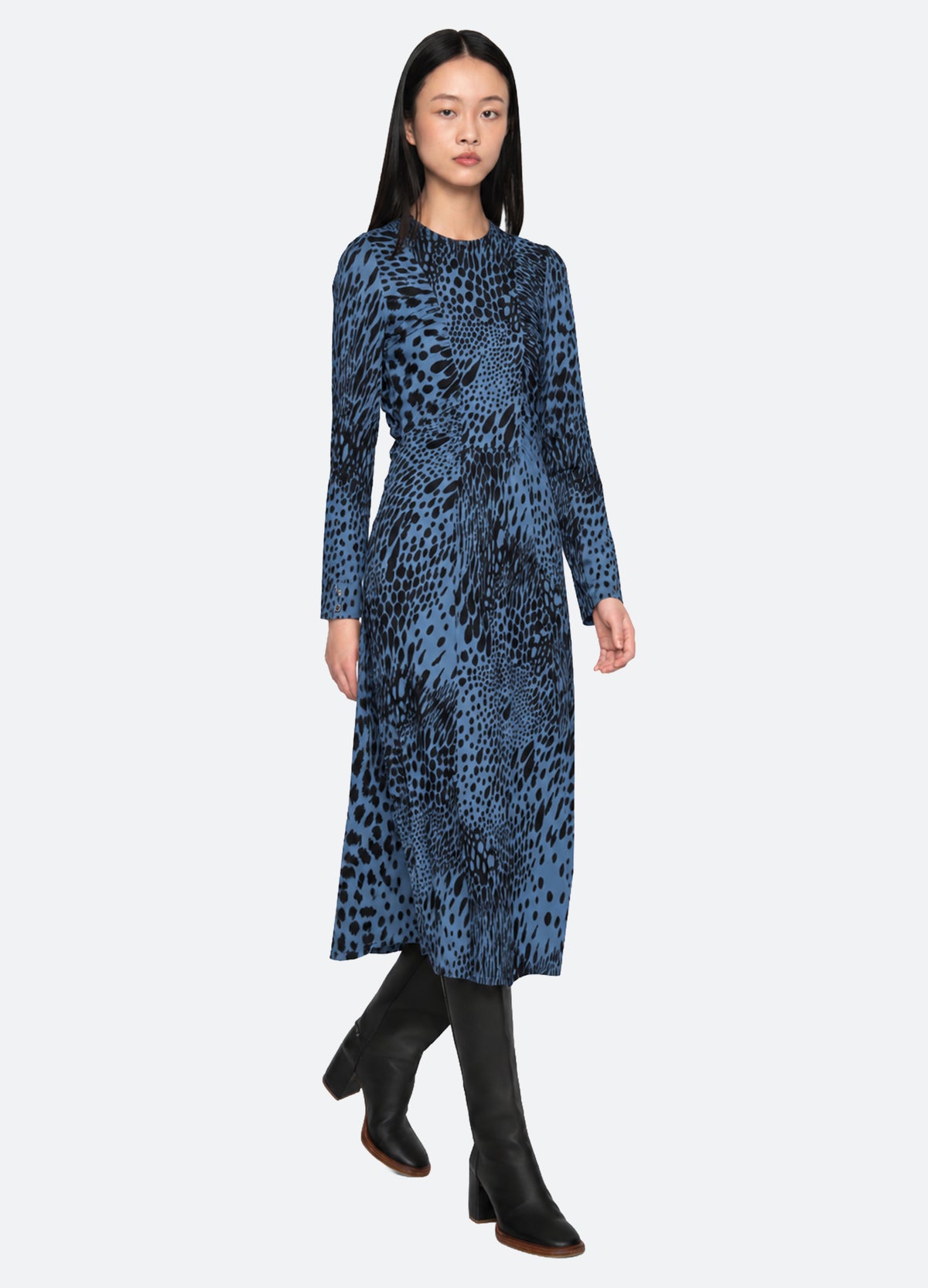 blue-marielle l/s dress-walking view