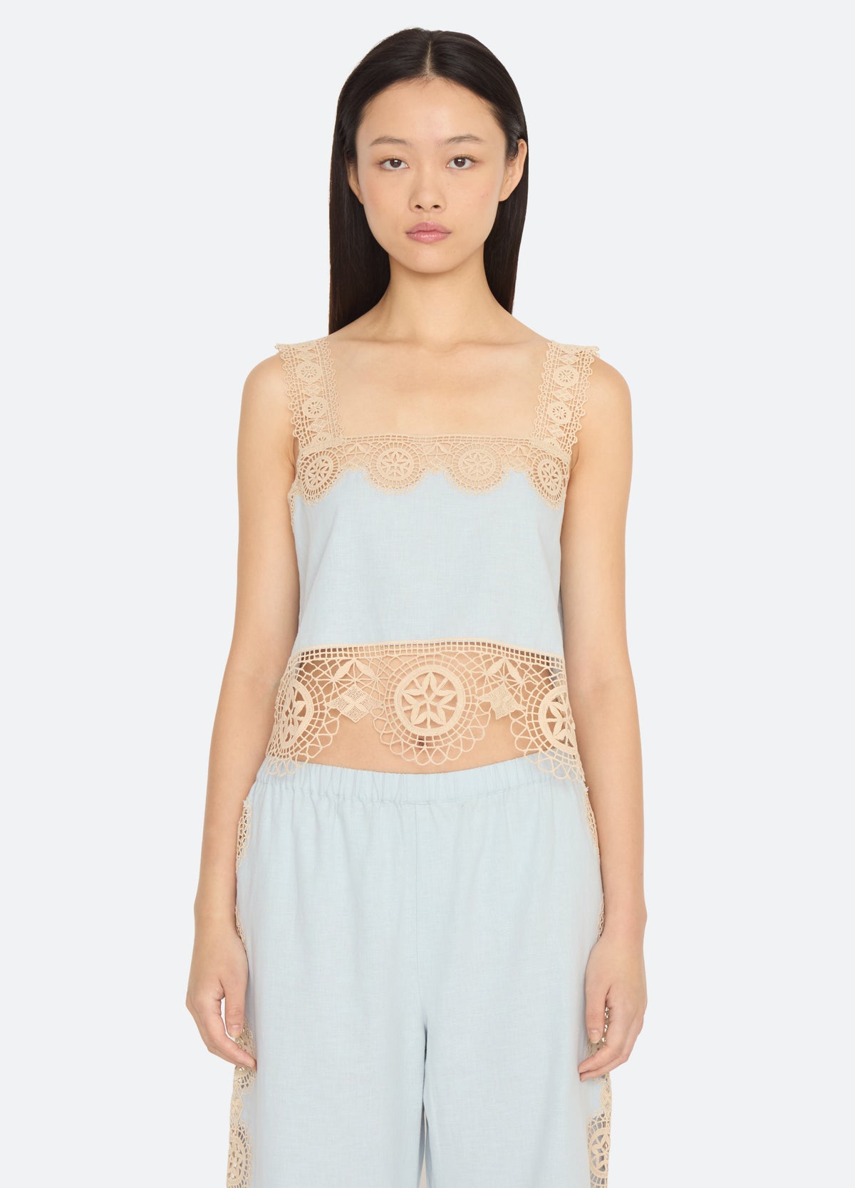 blue-niamh top-front view