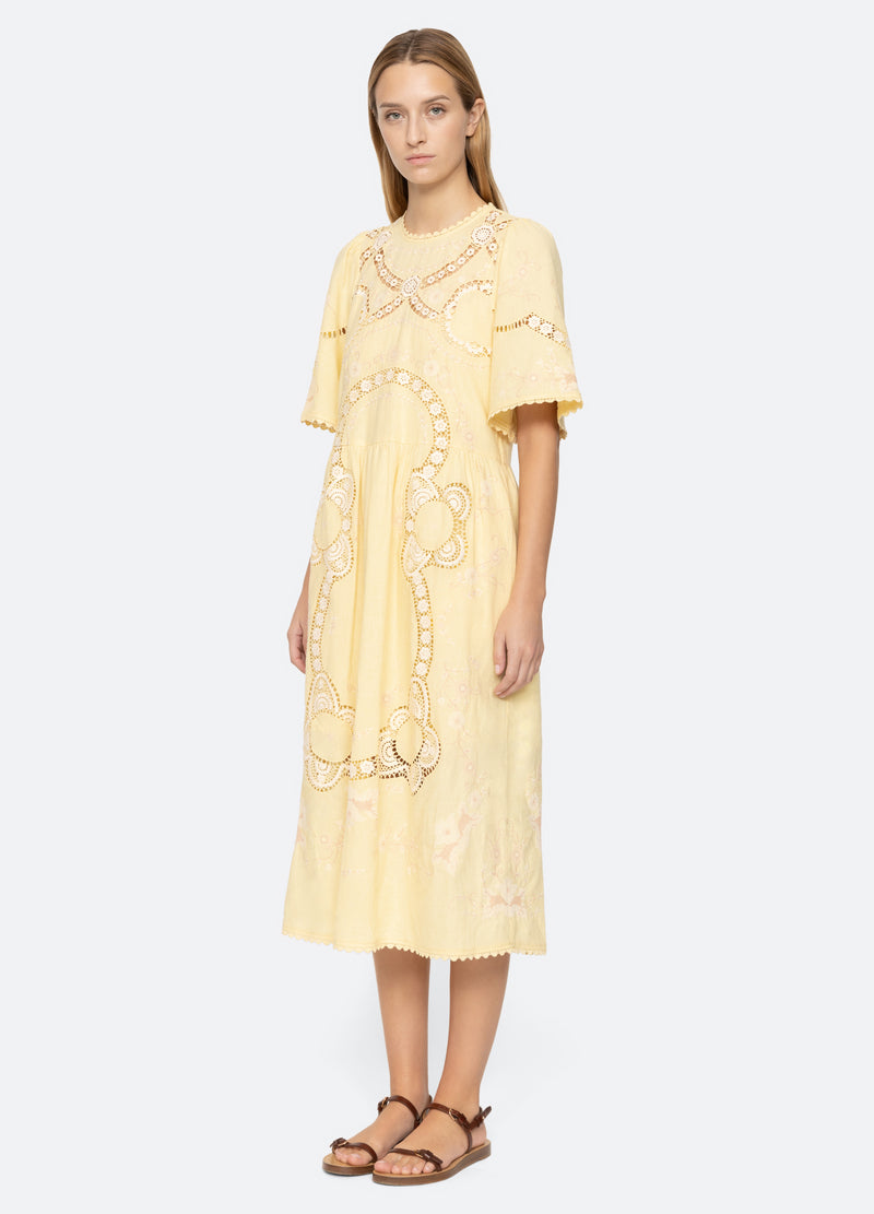 yellow-vesna s/s dress-three quarter view - 20