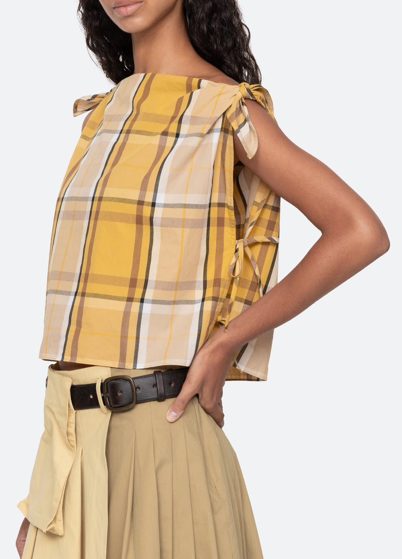 yellow-copeland top-detail view - 6