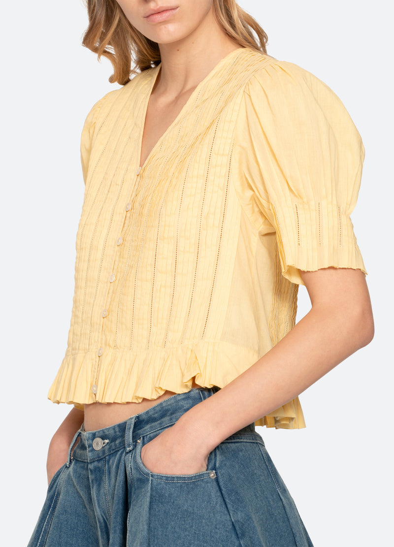 yellow-alberte top-detail view - 13