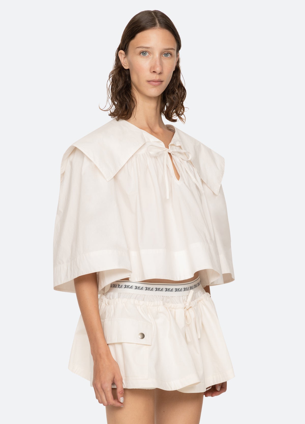 cream-lois top-three quarter view - 4