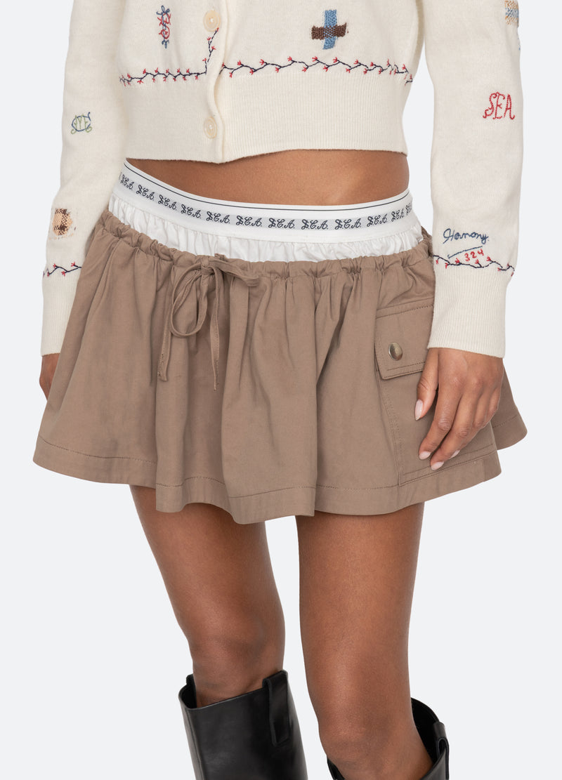 taupe-lois shorts-detail view - 13