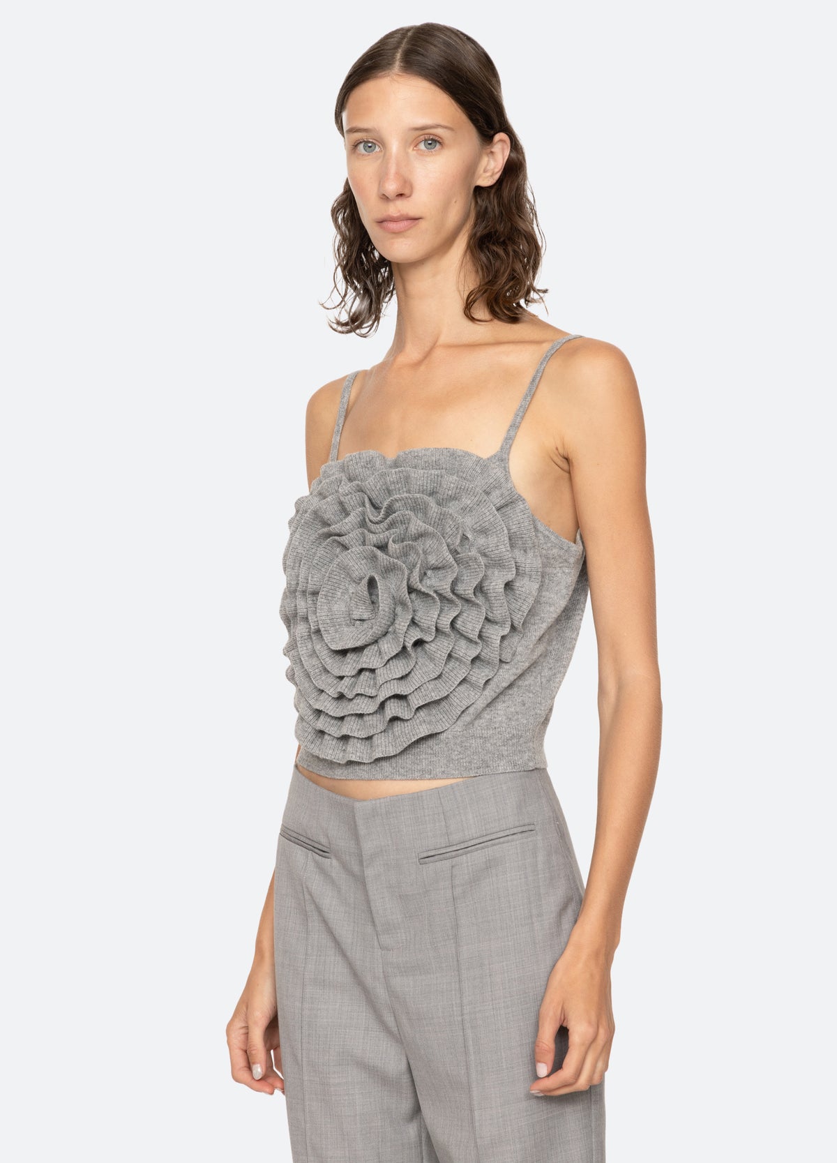 grey-minette top-three quarter view - 4