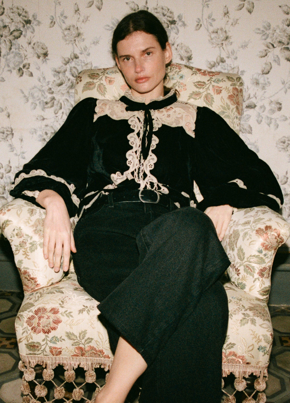 black-medina l/s top-editorial view