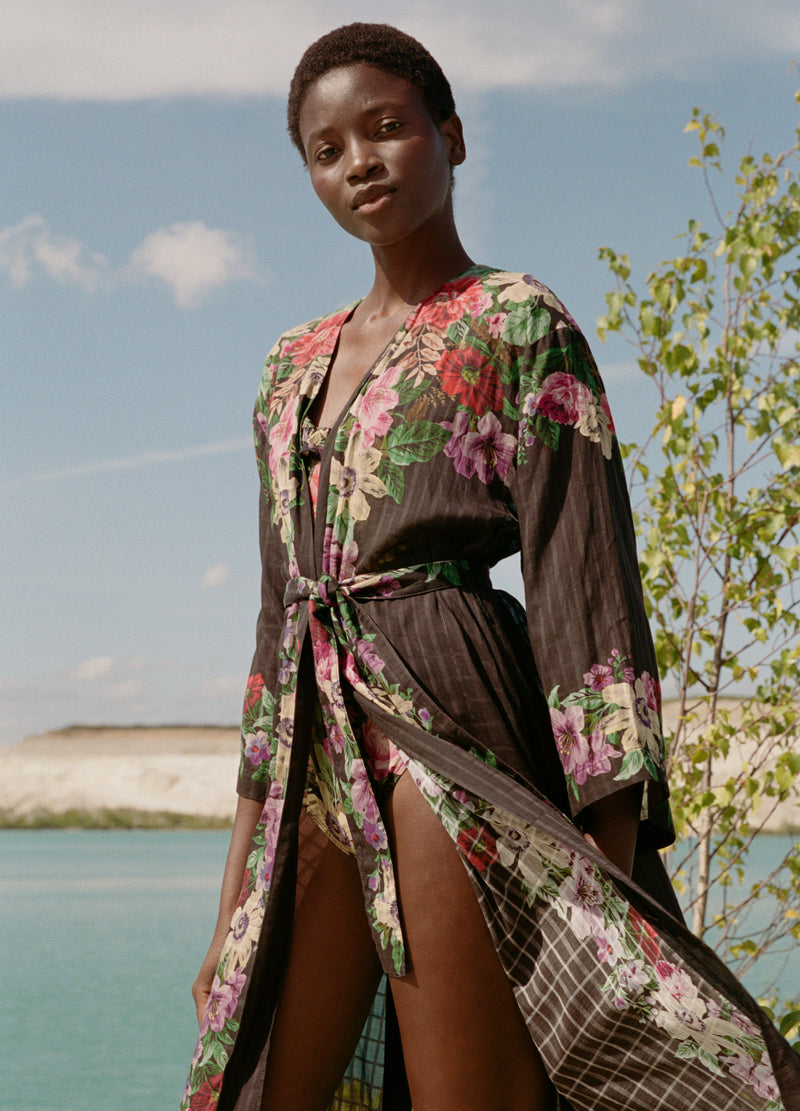 multi-viktoria robe-editorial view - 1